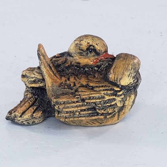 Vintage 1985 Enesco Sparrow Bird Snuggling Pair Miniature Figurine Cottage Core - Picture 4 of 8